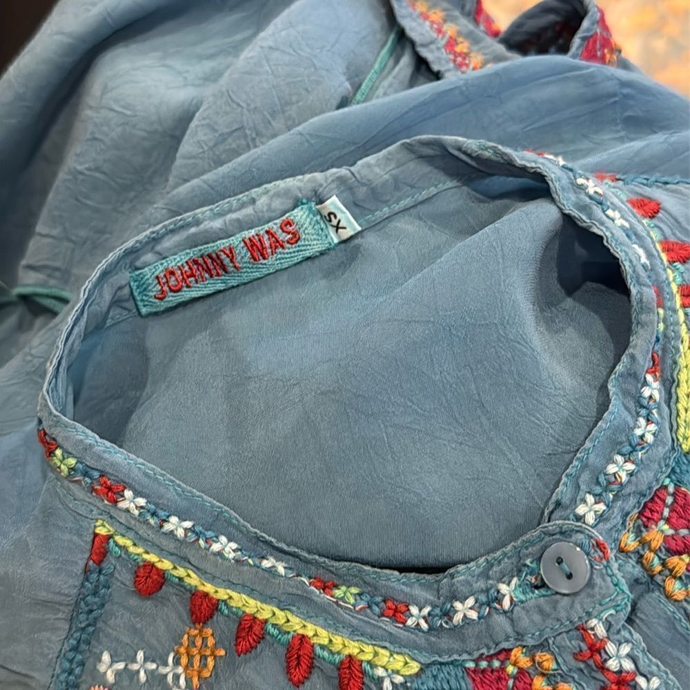 Johnny Was Blue Embroidered Floral Tunic XS - Picture 3 of 4